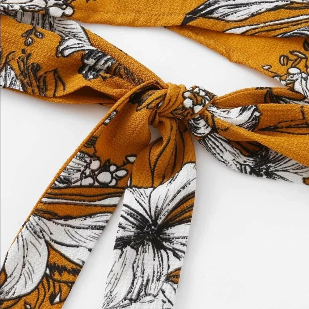 NWOT Floral Crisscross Tie Back Crop Top - Picture 3 of 8